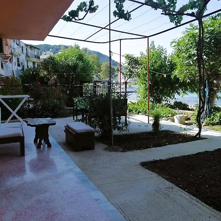 Apartament Vassia's